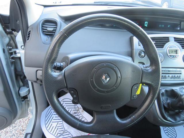 RENAULT Scenic 1.6 16V Confort Dynamique