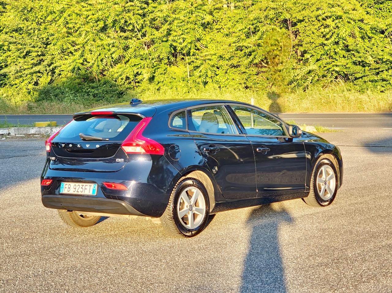 Volvo V40 D2 Geartronic R-design Momentum N1 2015-E6 NEO