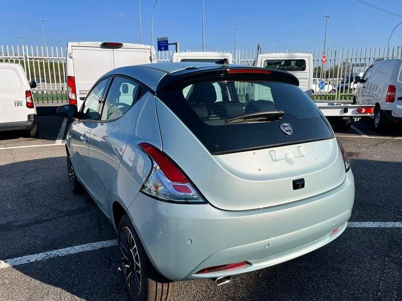 Lancia Ypsilon 1.0 FireFly 5 porte S&S Hybrid Platino