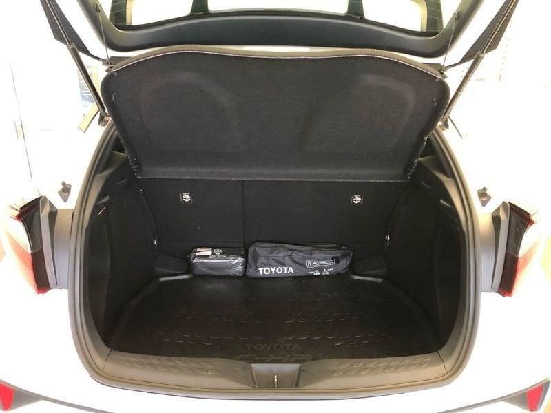 Toyota C-HR (2023-->) 1.8 HV Active