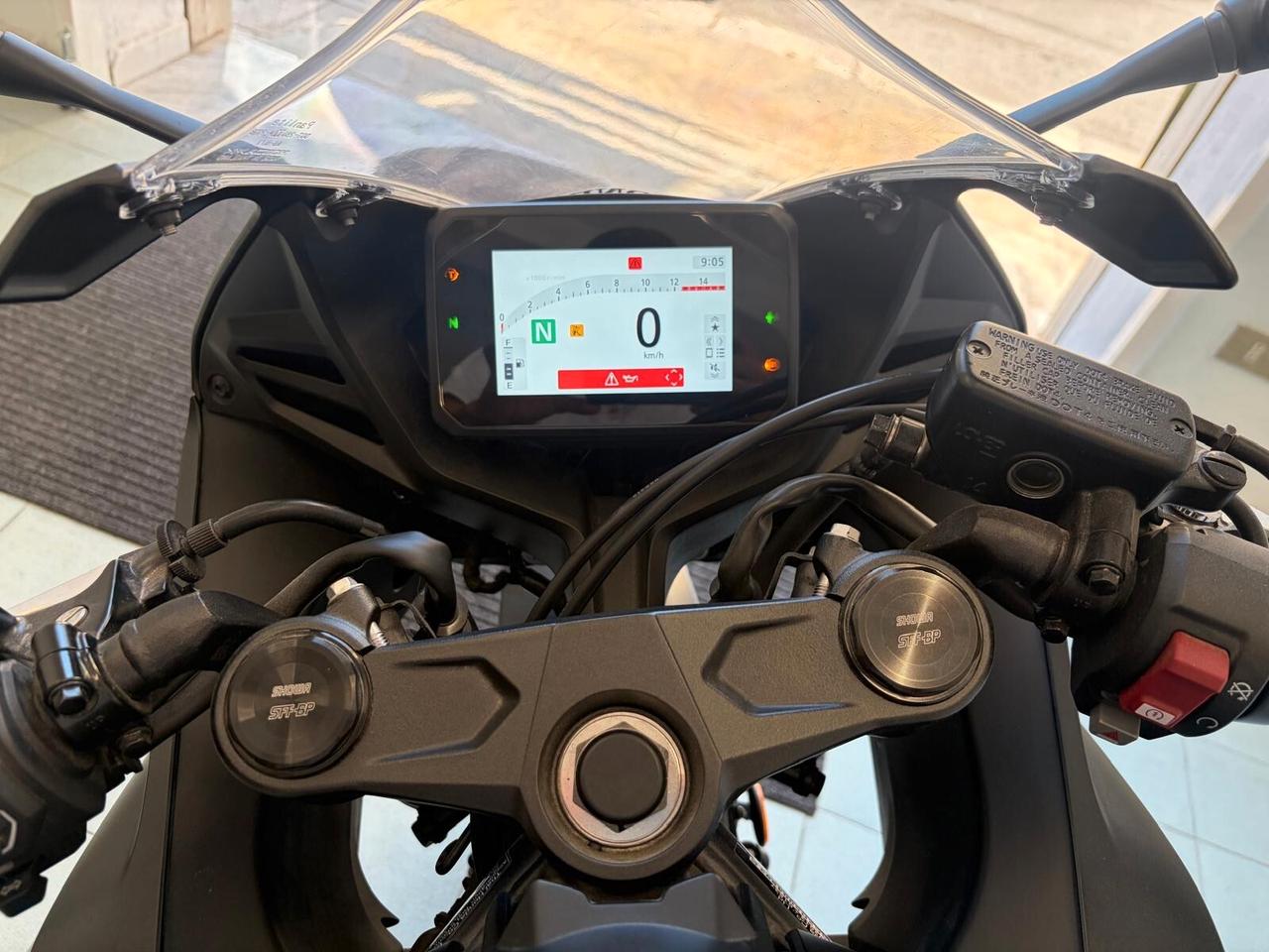 Honda CBR 650 R PARI AL NUOVO SOLO 1296KM