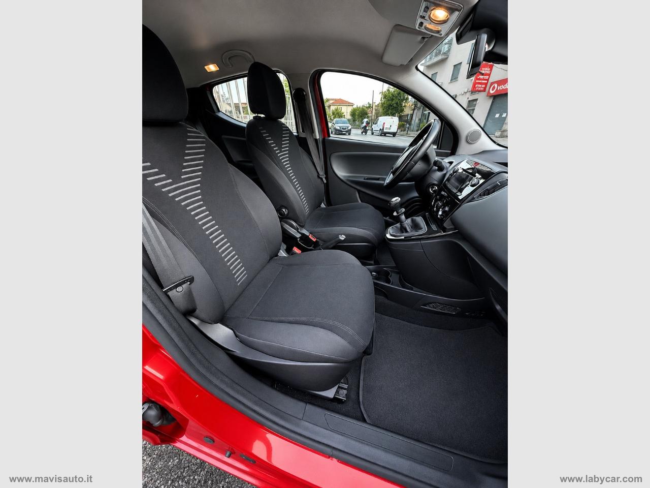 LANCIA Ypsilon 1.2 69 CV 5p. S&S Black&Red