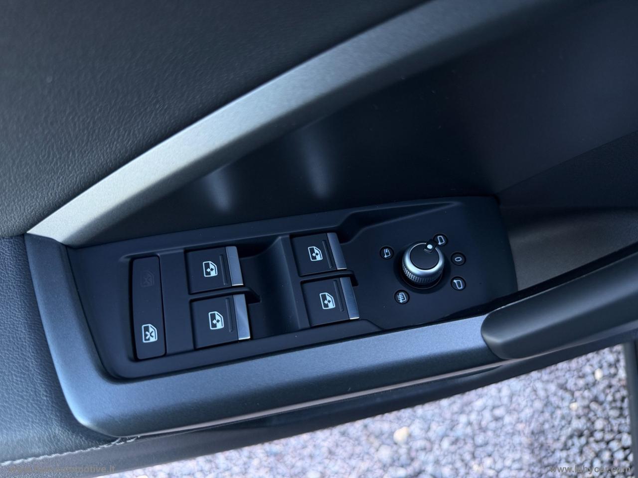 AUDI Q3 SPORTBACK 2.0TDI S-line NAVI FULL LED RETROCAMERA 360