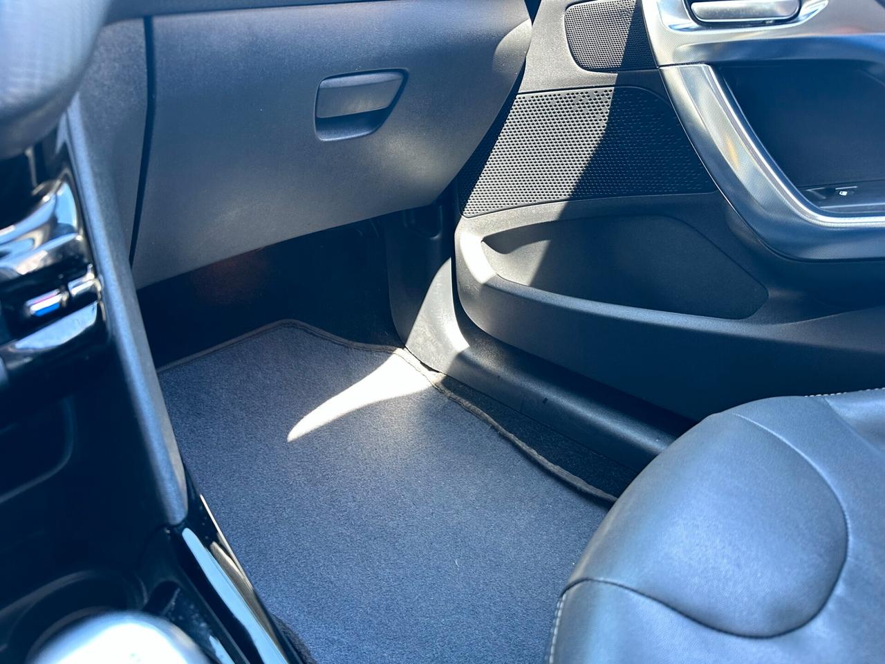 Peugeot 2008 BlueHDi 120 S&S Allure