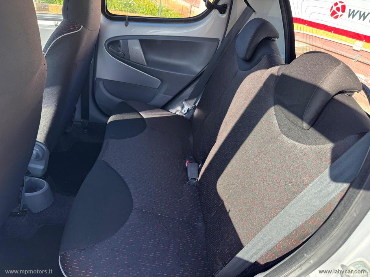 PEUGEOT 107 SWEET YEARS AUTOMATICA 1.0 68CV 5P.