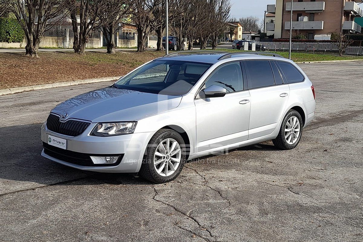 SKODA Octavia 1.6 TDI CR 105 CV DSG Wagon Executive