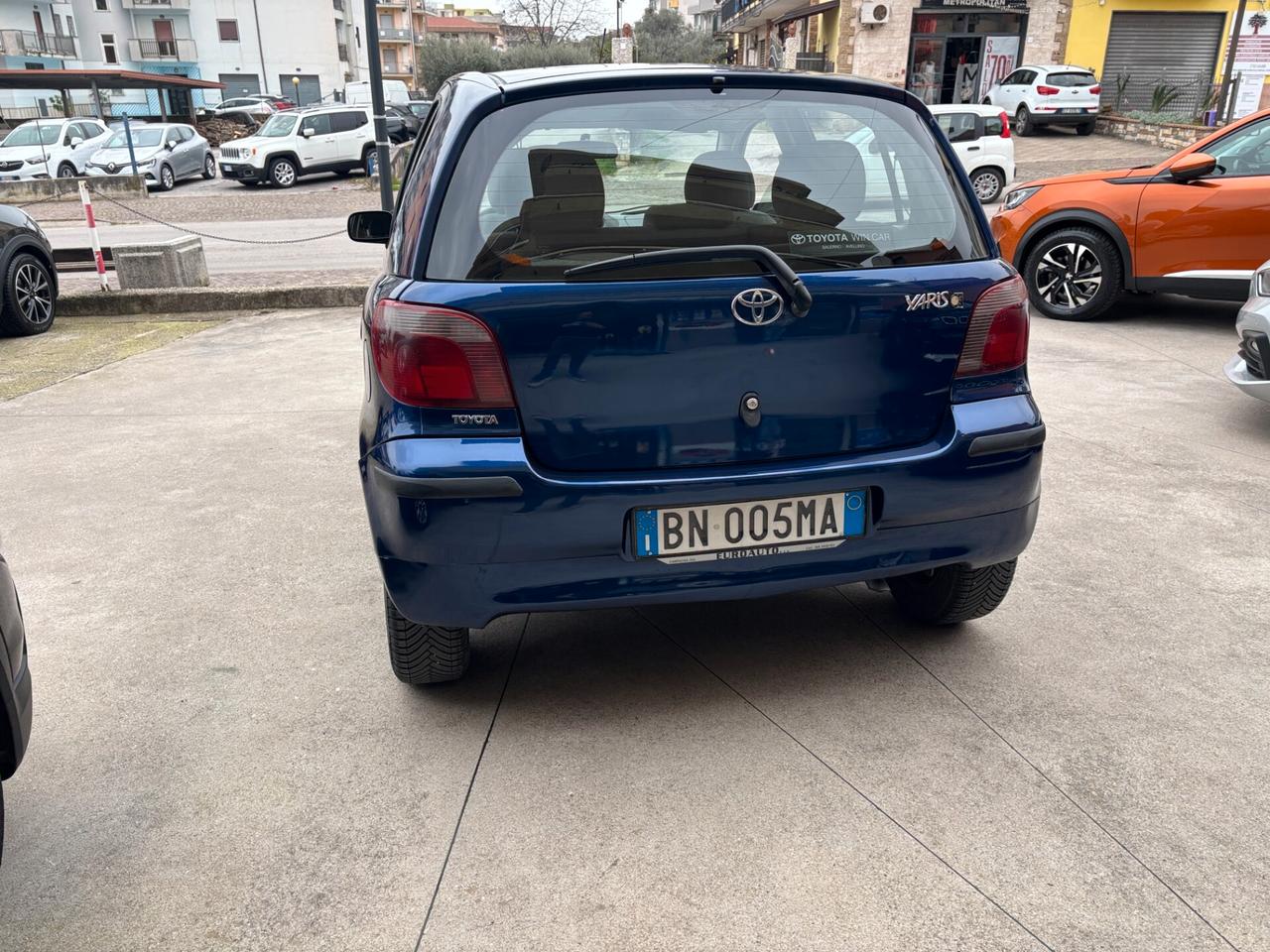 Toyota Yaris 1.0i 16V cat 5 porte Sol-2000