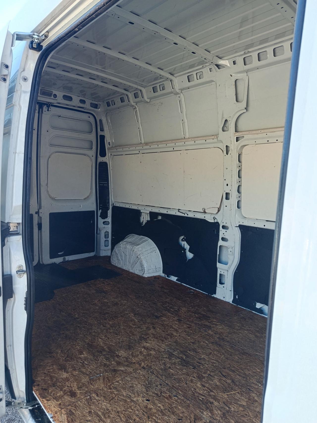 Peugeot Boxer 335 2.2 HDi/130CV FAP PLM-TA Furgone