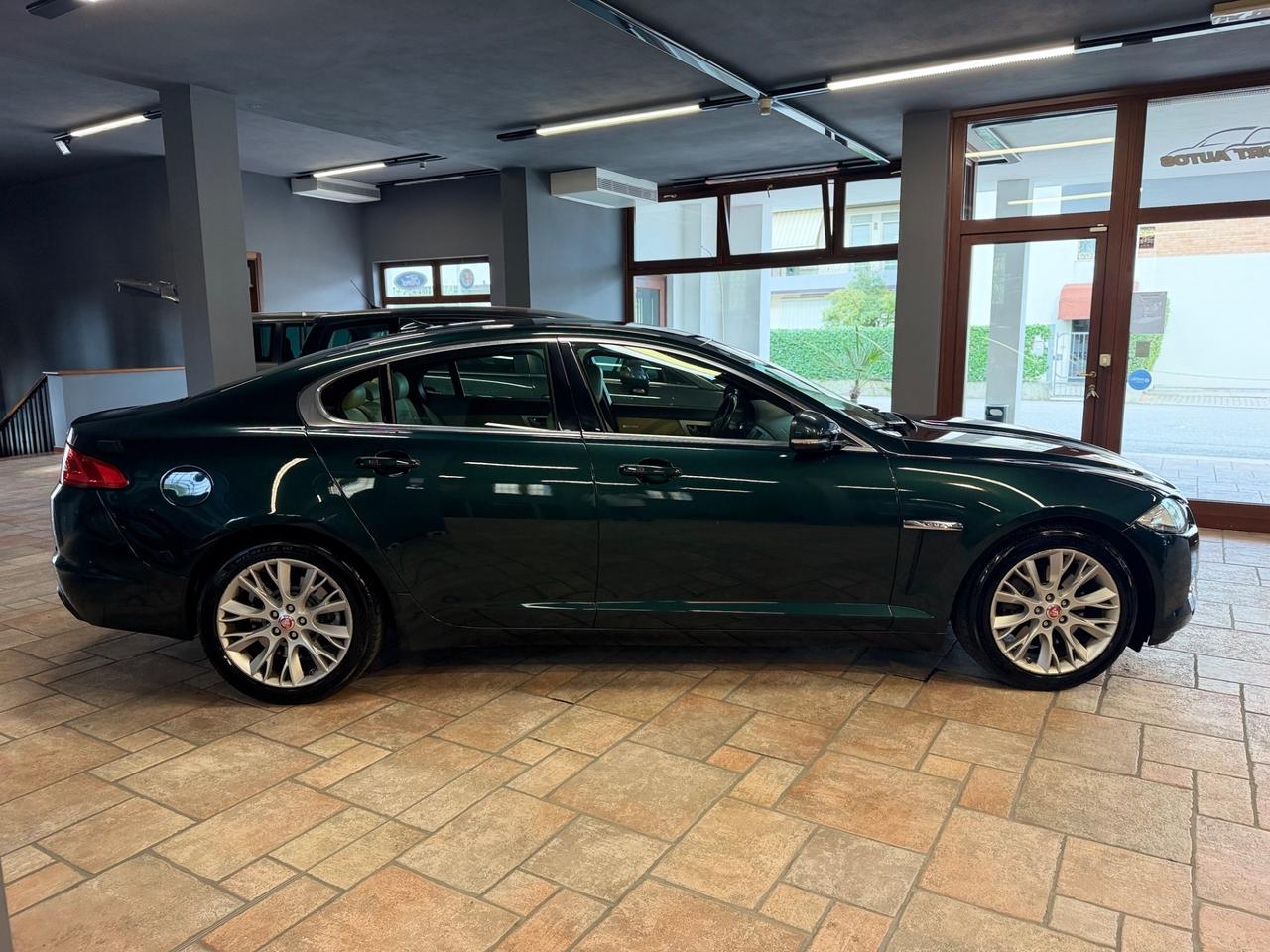 Jaguar XF 2.2 D 200 CV Business Edition