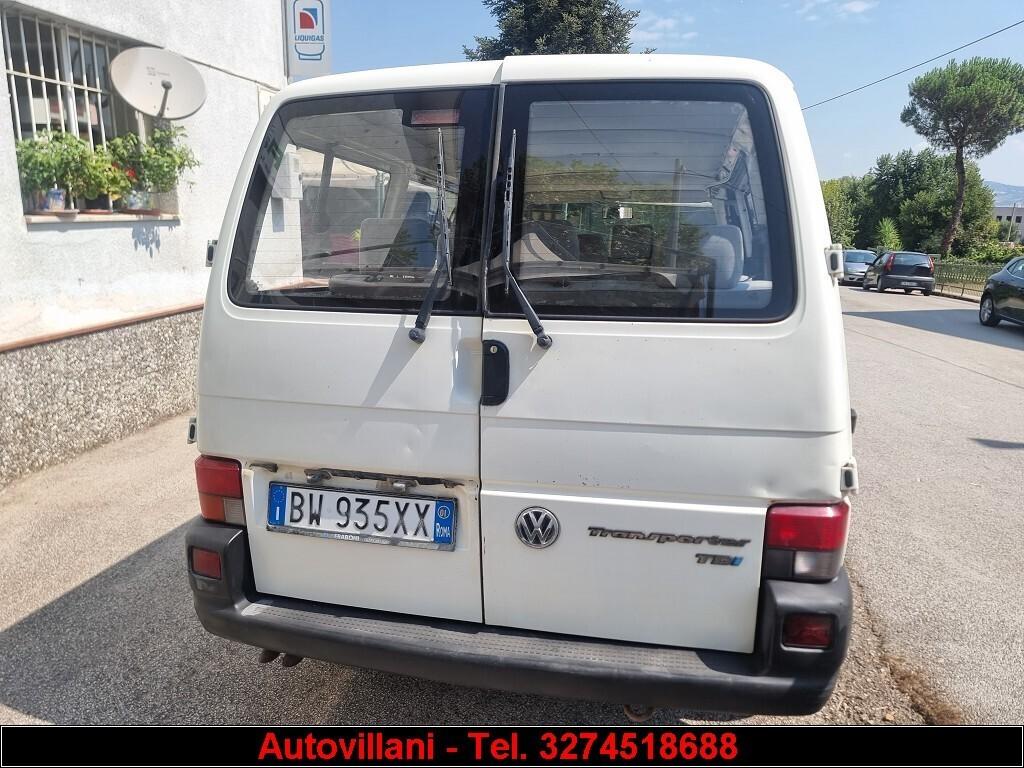 VOLKSWAGEN CARAVELLE-9 POSTI 2001