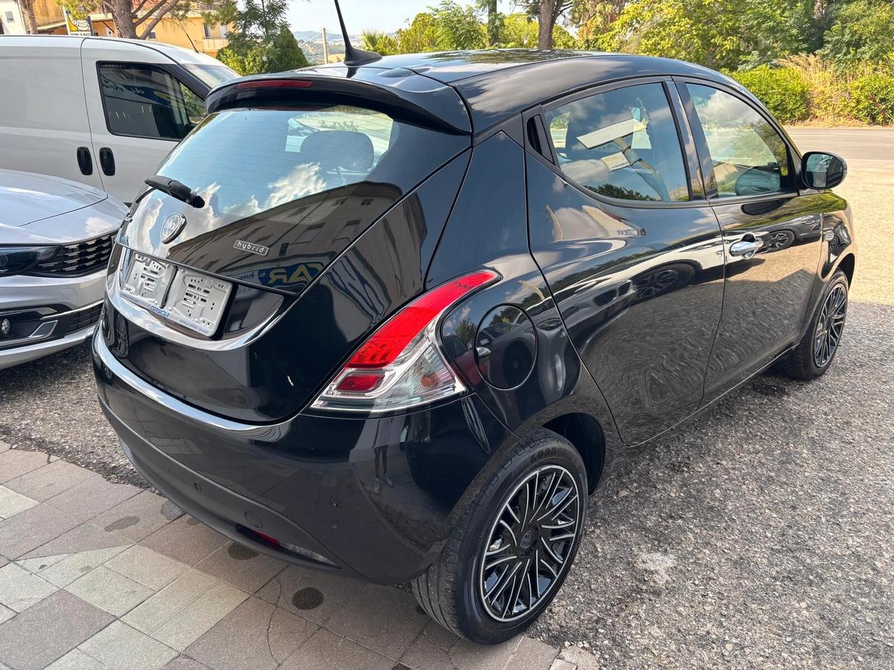 Lancia Ypsilon 1.0 FireFly 5 porte S&S Hybrid Gold