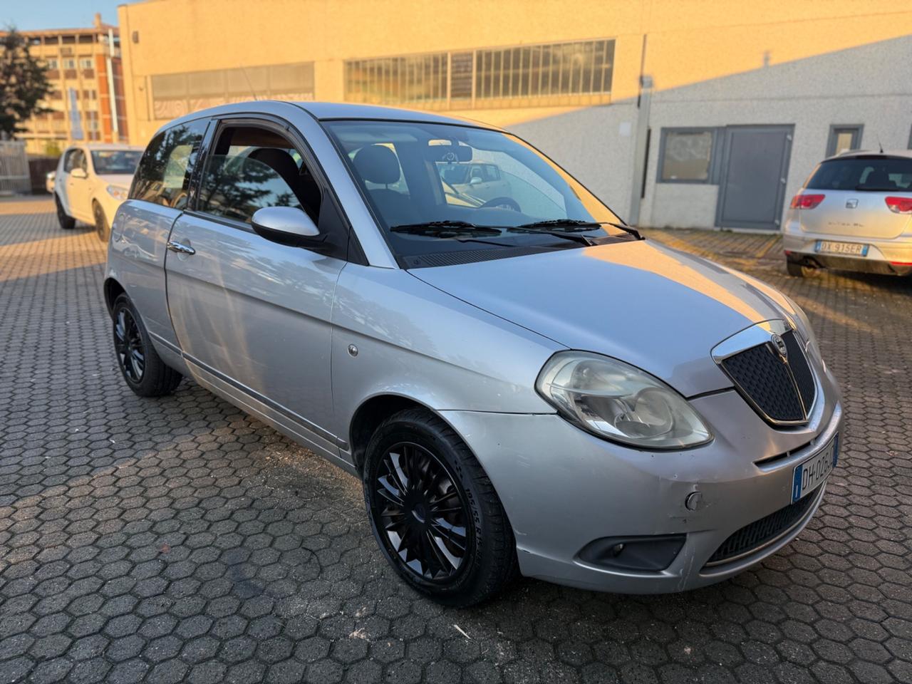 Lancia Ypsilon 1.3 MJT 75 CV Platino