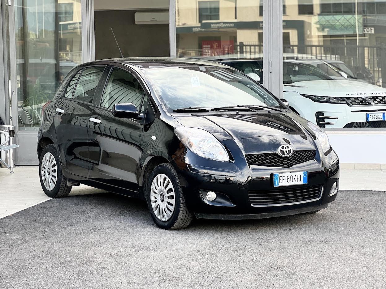 Toyota Yaris 1.3 Benzina 100 CV E5 - 2010