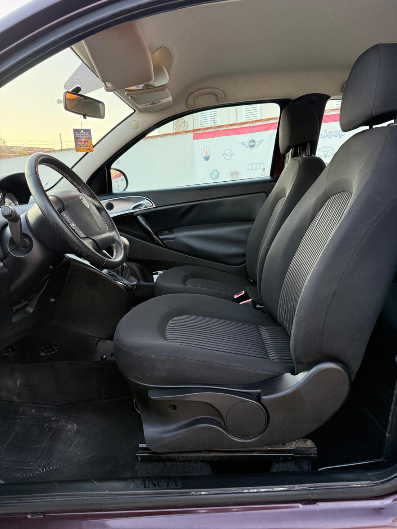 Lancia Ypsilon 1.3 MJT 75 CV Elle