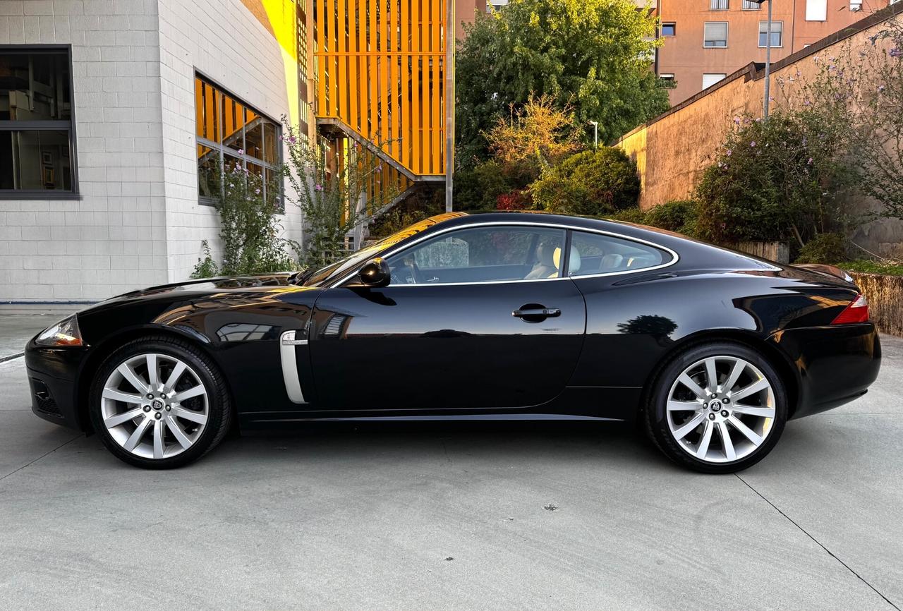 Jaguar XK XKR 4.2 V8 S/C Coupé