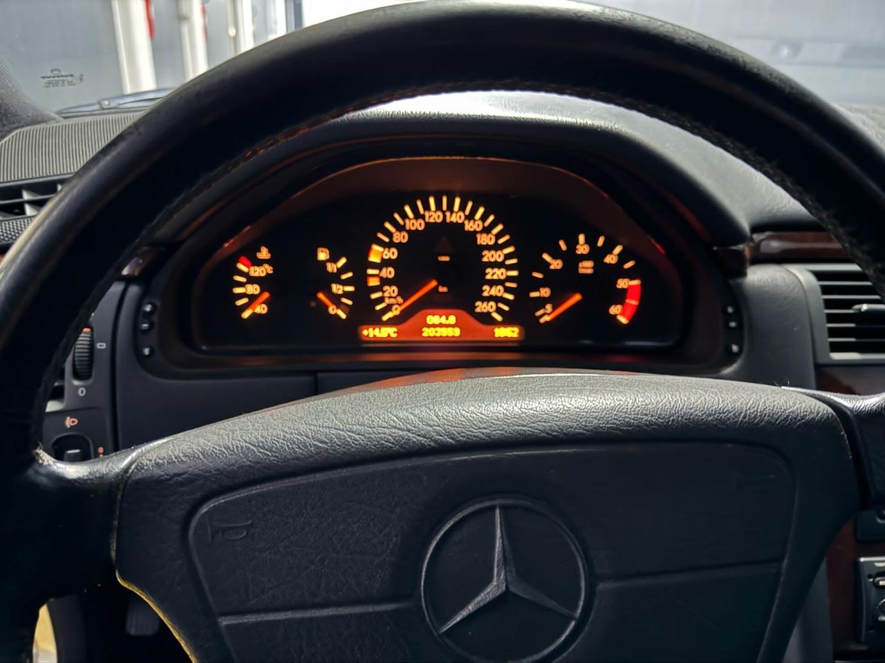 Mercedes-Benz E 250 Turbodiesel cat Elegance