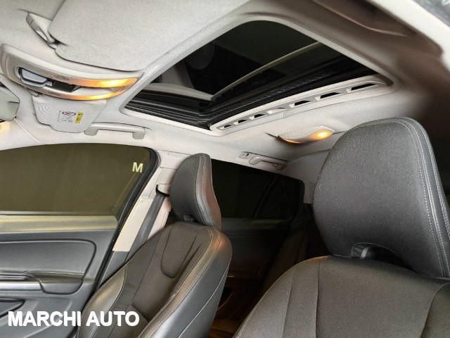 VOLVO V60 Cross Country D3 Geartronic Business