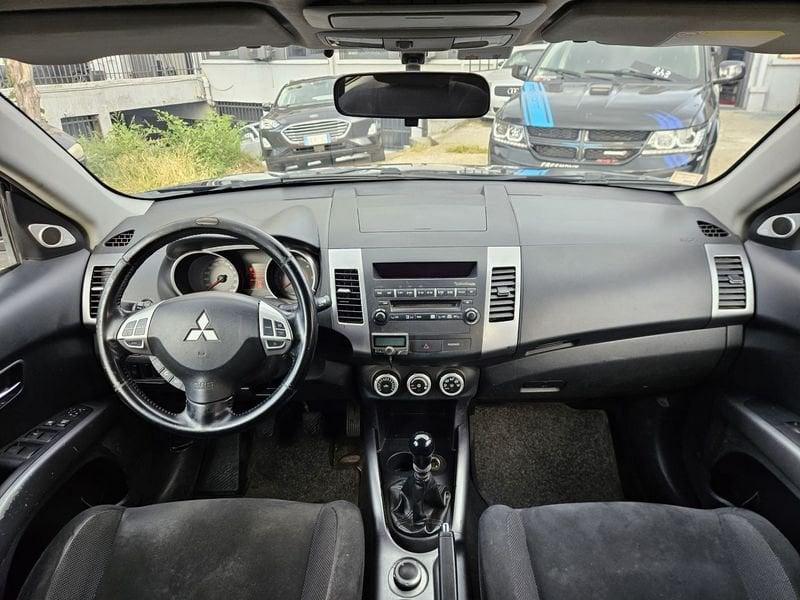 Mitsubishi Outlander Outlander 2.0 di-d 7POSTI GANCIO TRAINO