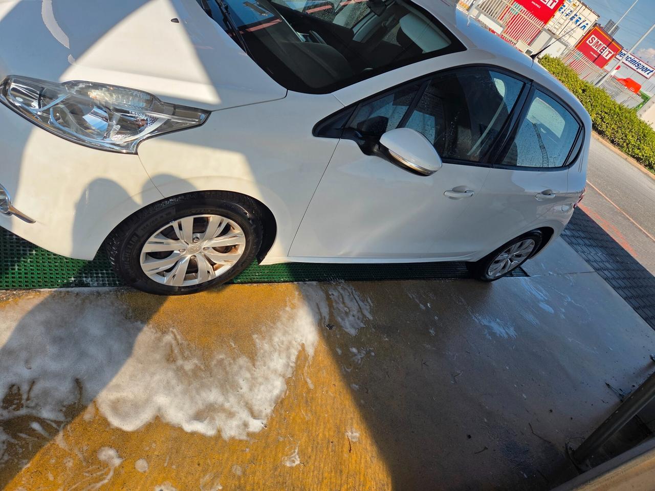 Peugeot 208 1.4 HDi 68 CV 5 porte 2013