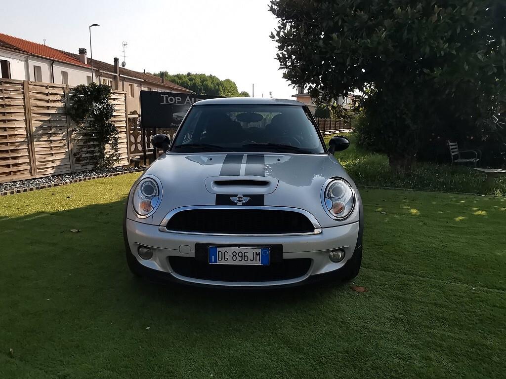Mini Mini COOPER S (SOLO KM.8000)