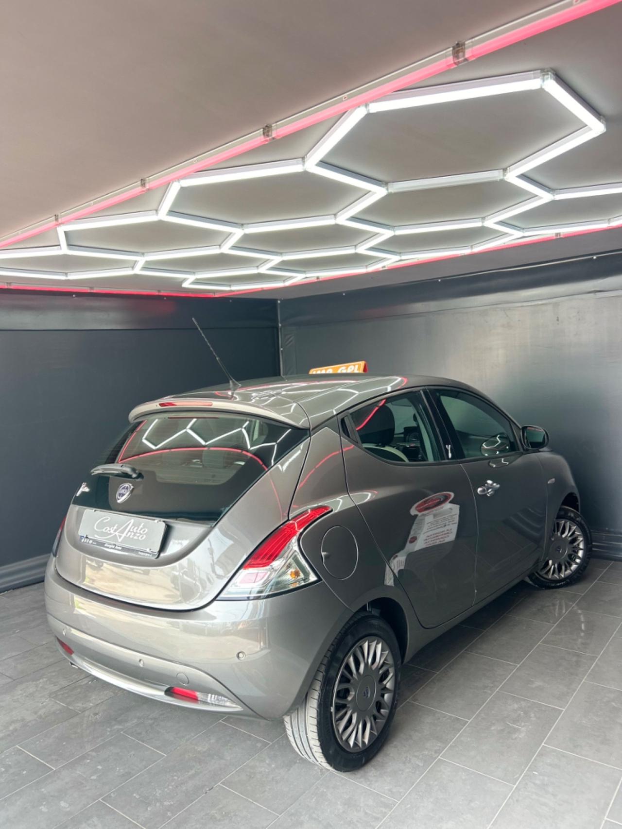 Lancia Ypsilon 1.2 Gpl Ecochic Platinum 11/2016