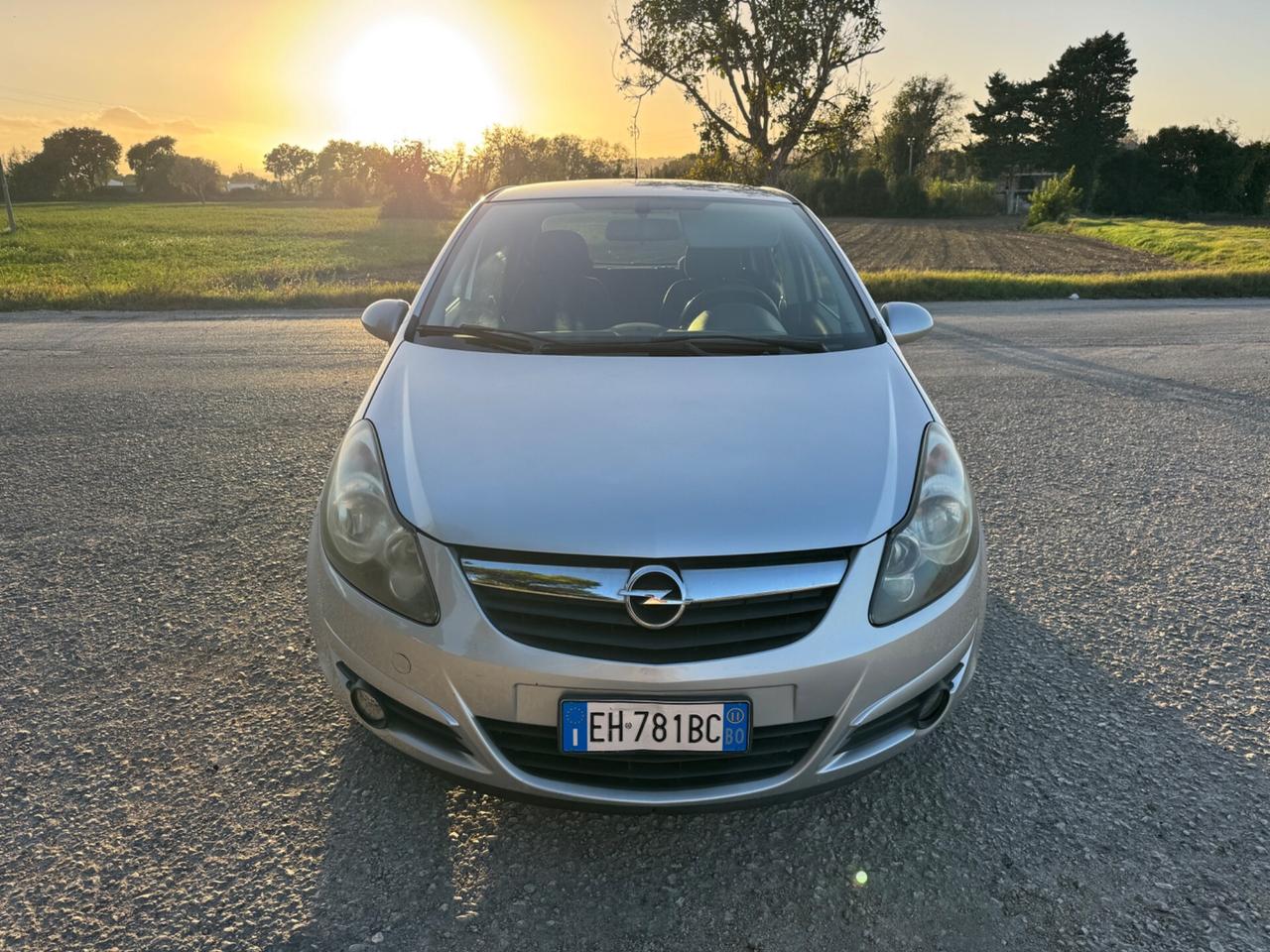 Opel Corsa 1.2 5 porte Cosmo
