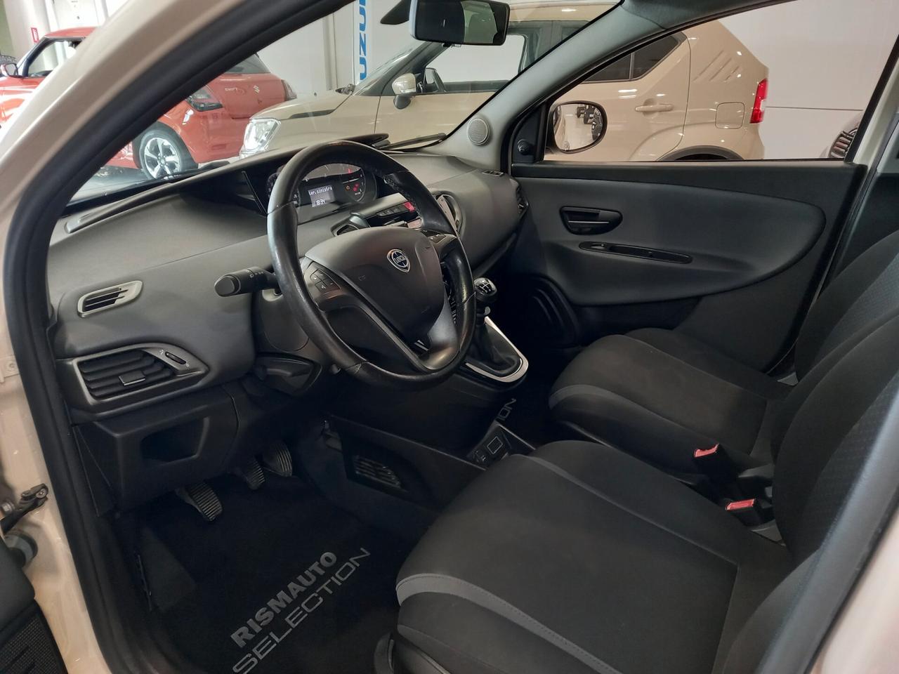 Lancia Ypsilon 1.2 69 CV 5 porte GPL Ecochic Platinum