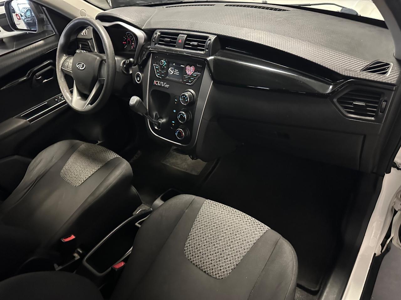 MAHINDRA KUV 100 1.2 BENZINA 83CV PRONTA CONSEGNA UNIPRO
