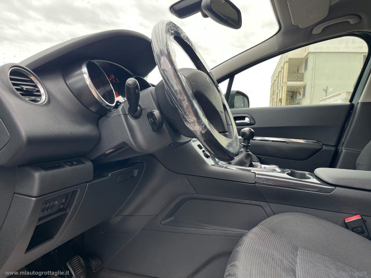 PEUGEOT 3008 1.6 HDi 112 CV Business