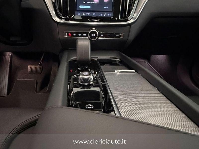 Volvo V60 B3 automatico Plus Dark