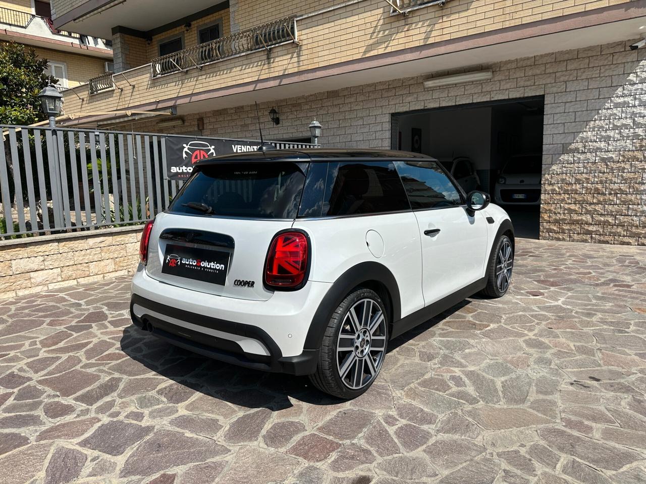 Mini 1.5 Cooper Resolute Yours Full Optional