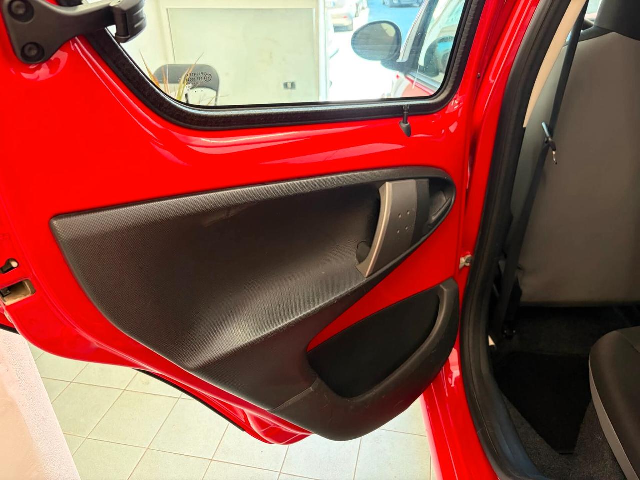 Toyota Aygo 1.0 68Cv Connect Led 12 MESI DI GARANZIA