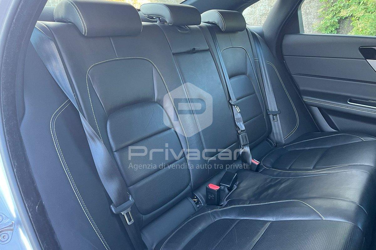 JAGUAR XF 2.0 D 180 CV aut. R-Sport