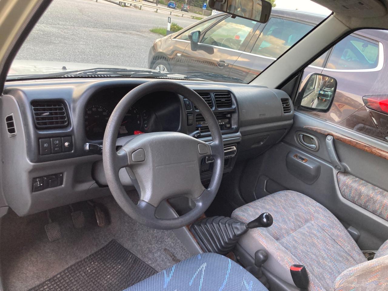 Suzuki Jimny 1.3i 16V cat 4WD JLX
