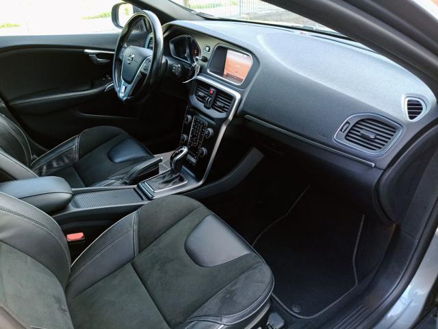 VOLVO V40 D2 Geartronic R-design