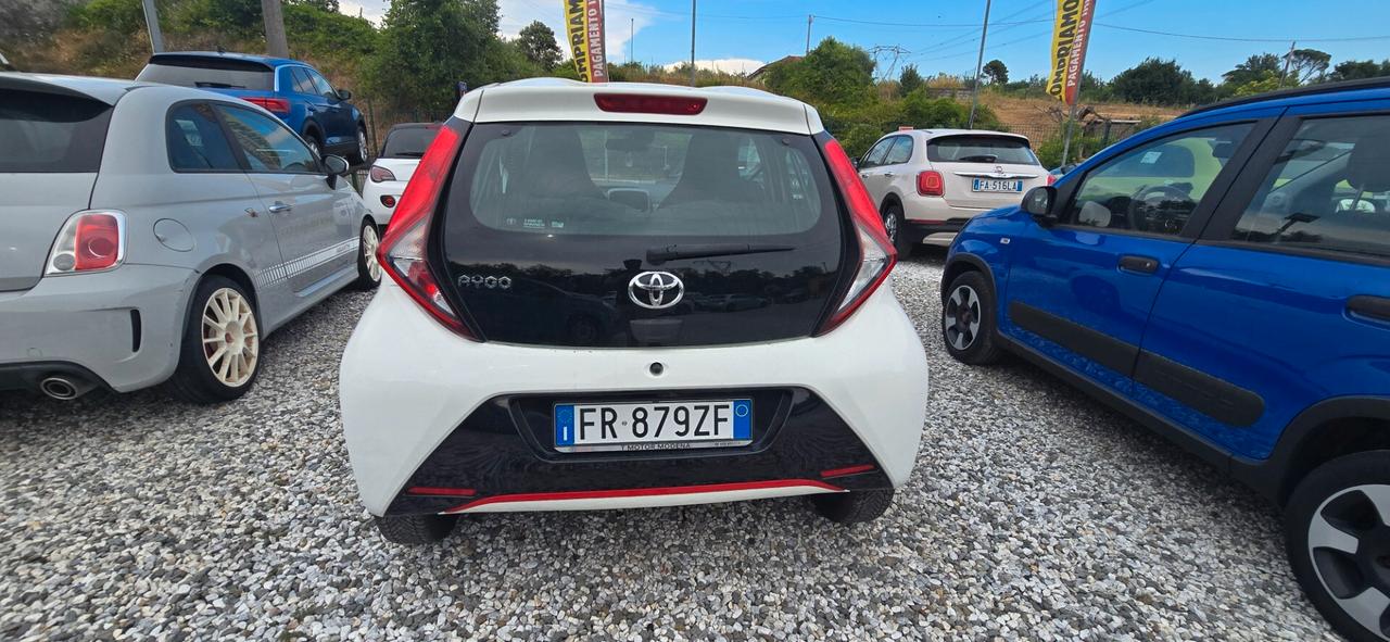 Toyota Aygo 1.0 VVT-i 72 CV 5 porte x-cool
