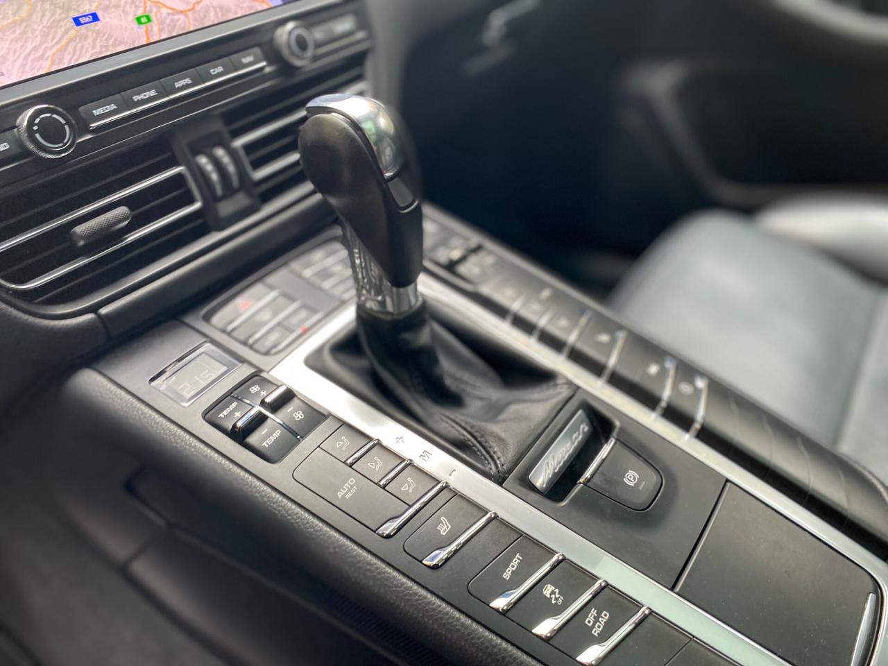 Porsche Macan 2.0 tetto panoramico 245 cv