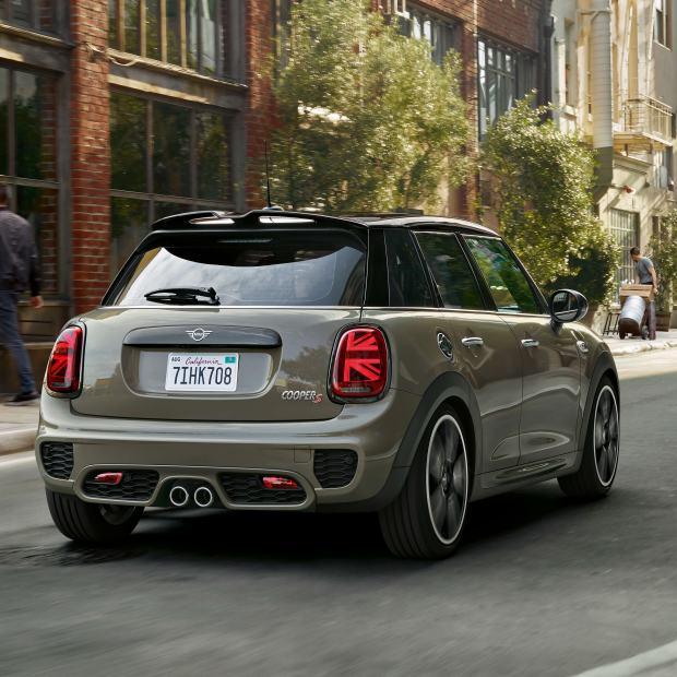 MINI Mini IV F55 2018 5p - Mini 5p 1.5 Cooper D Business XL