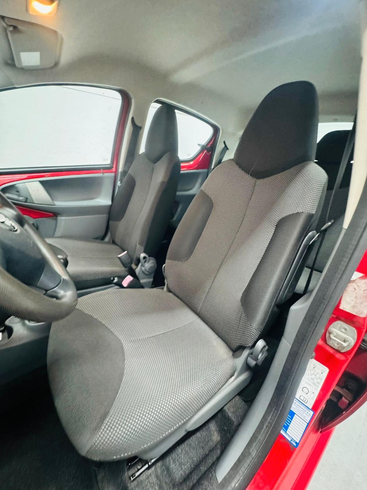 Toyota Aygo 1.0 12V VVT-i 5 porte Sol Red Edition