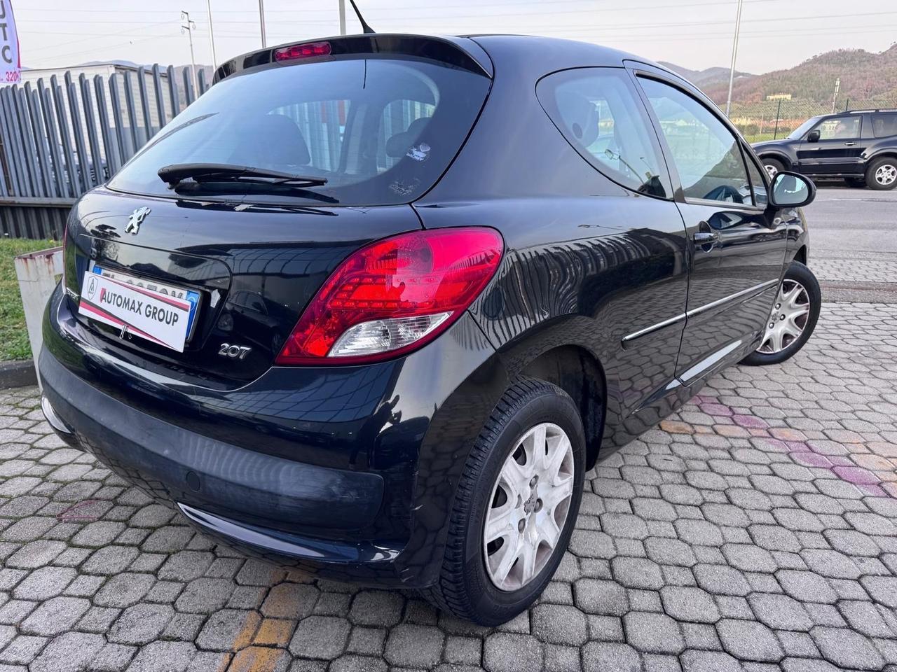 Peugeot 207 1.4 8V 75CV 3p. Special Edition