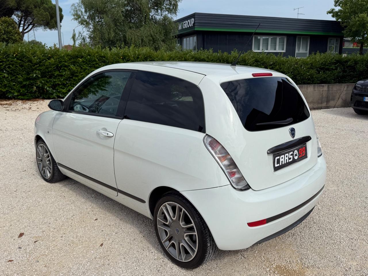 Lancia Ypsilon 1.4 16V MomoDesign