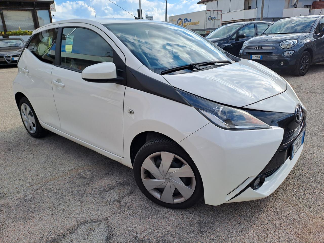 Toyota Aygo 1.0 VVT-i 69 CV 3 porte x-play