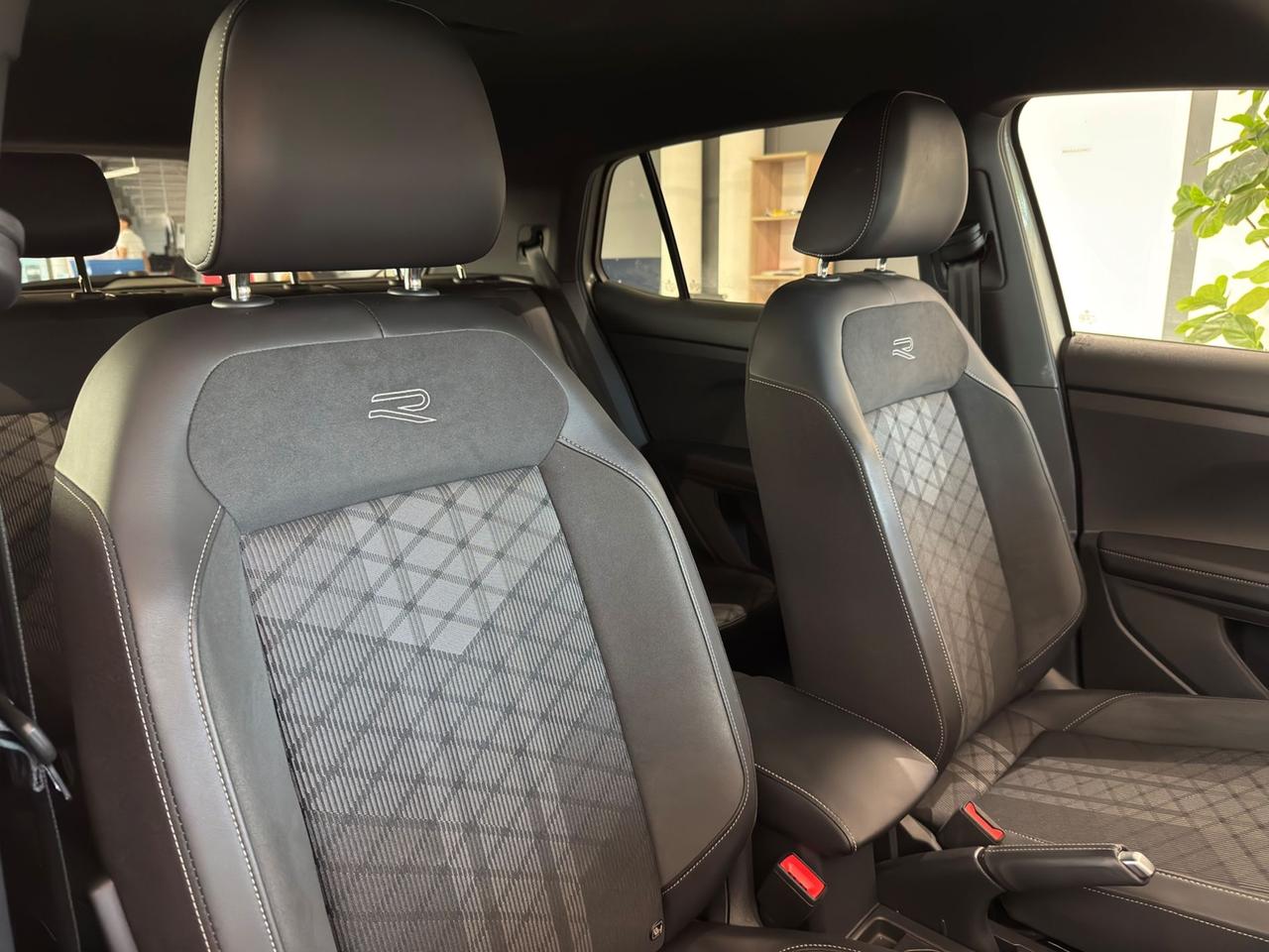 VOLKSWAGEN T-Cross 2024 1.0 tsi R-Line 115cv