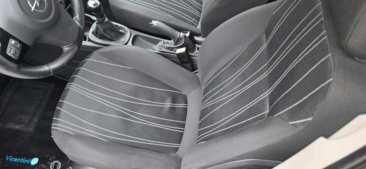 Opel Corsa 1.2. 12V 5 porte benzina