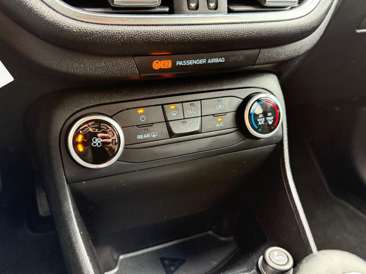 Ford Fiesta 1.1 b. - 5p. |NEOPATENTATI|CERCHI IN LEGA