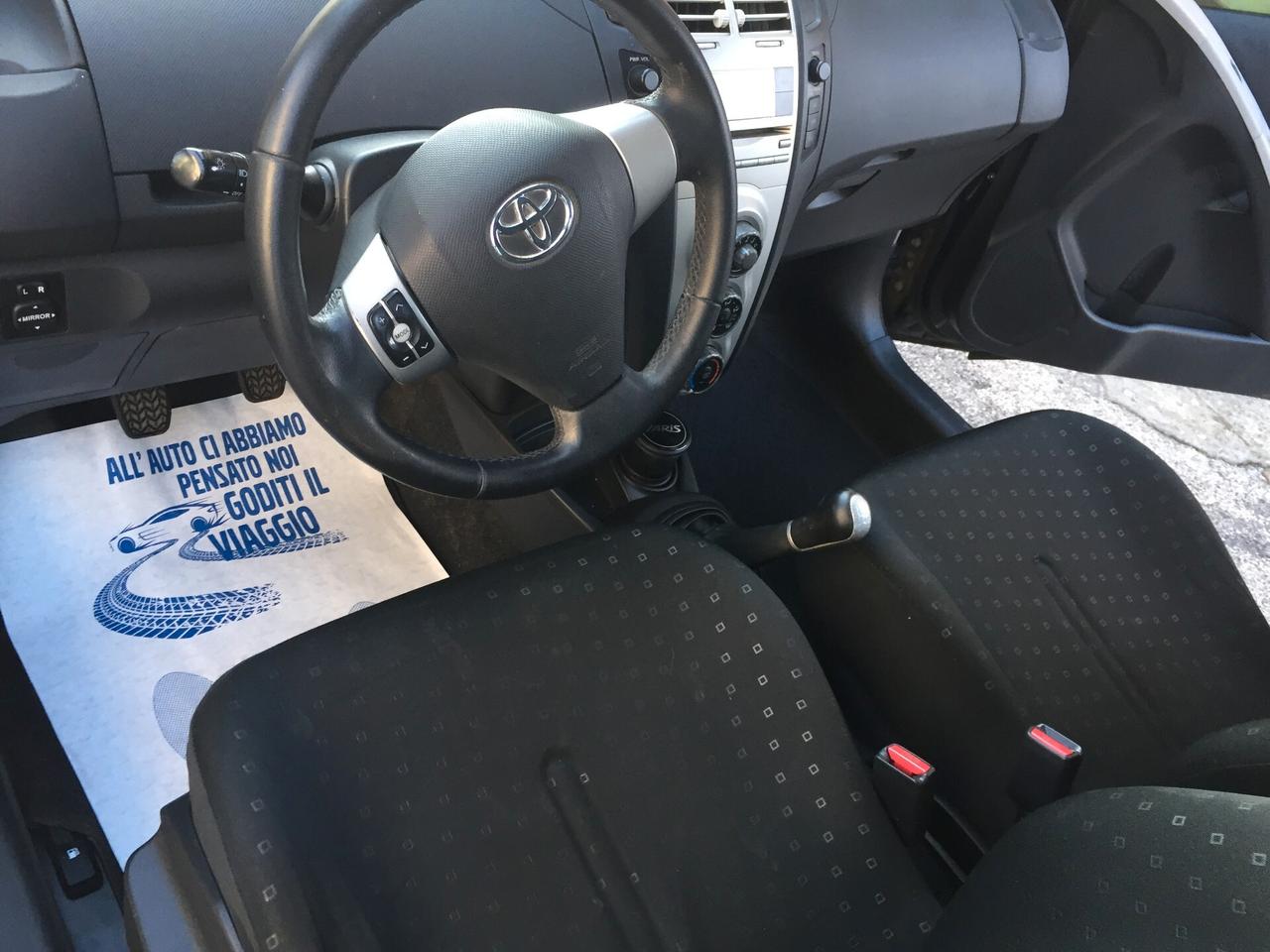 Toyota Yaris 1.0 5 porte Sol X NEOPATENTATI