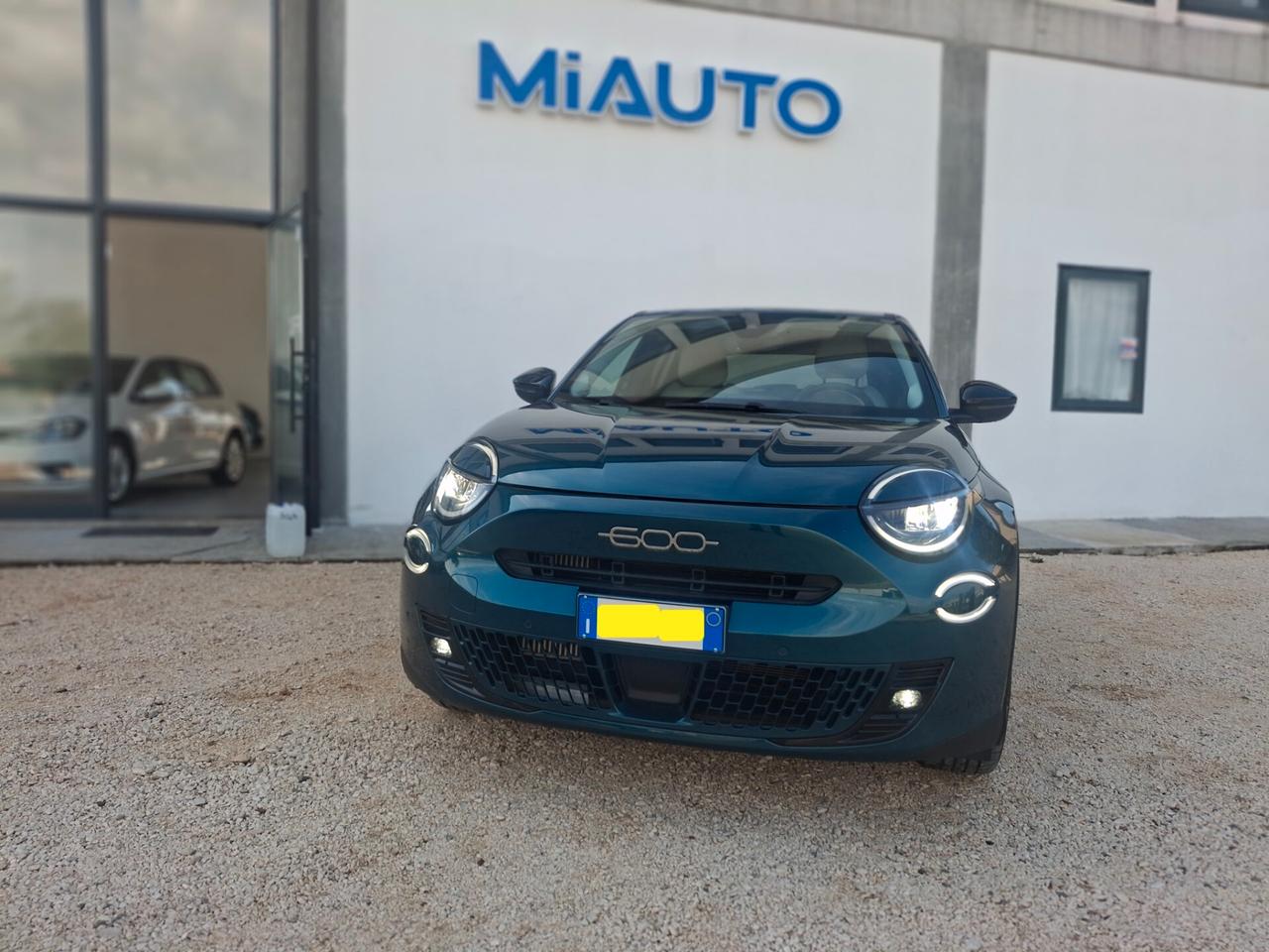 Fiat 600 Hybrid, La Prima