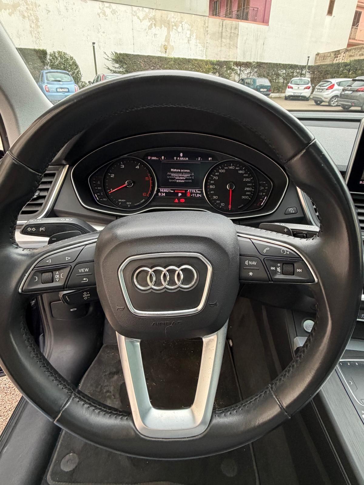 Audi Q5 35 TDI quattro S tronic Business Design
