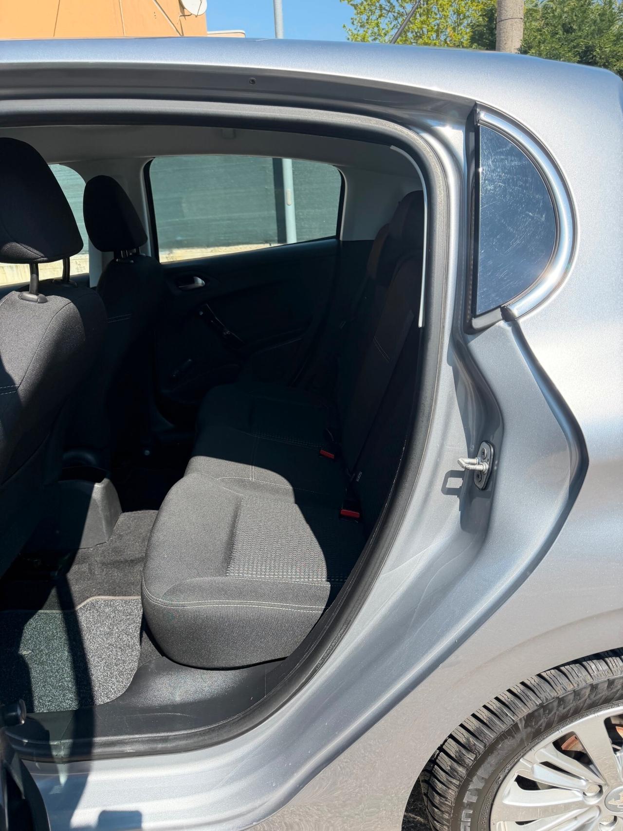 Peugeot 208 1.5 - NEOP. - NAV. - 12 MESI DI GARANZIA -