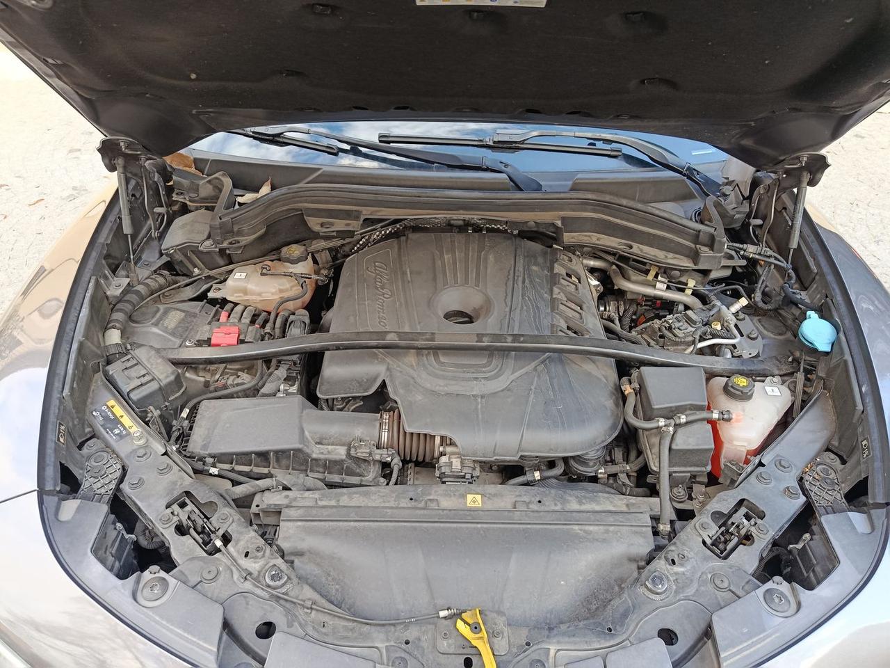 Alfa Romeo Stelvio Sport Tech 2.2 #7918